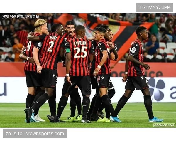 尼斯三后卫体系防守漏洞分析:面对高位压迫时的出球困境 尼斯三后卫体系防守漏洞分析:面对高位压迫时的出球困境